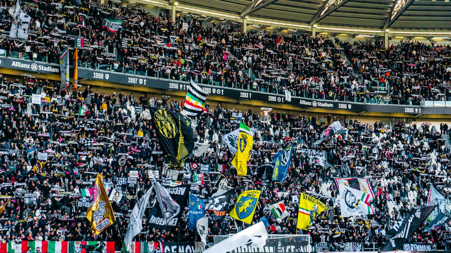 Dalla curva al divano: vivere la partita con la community